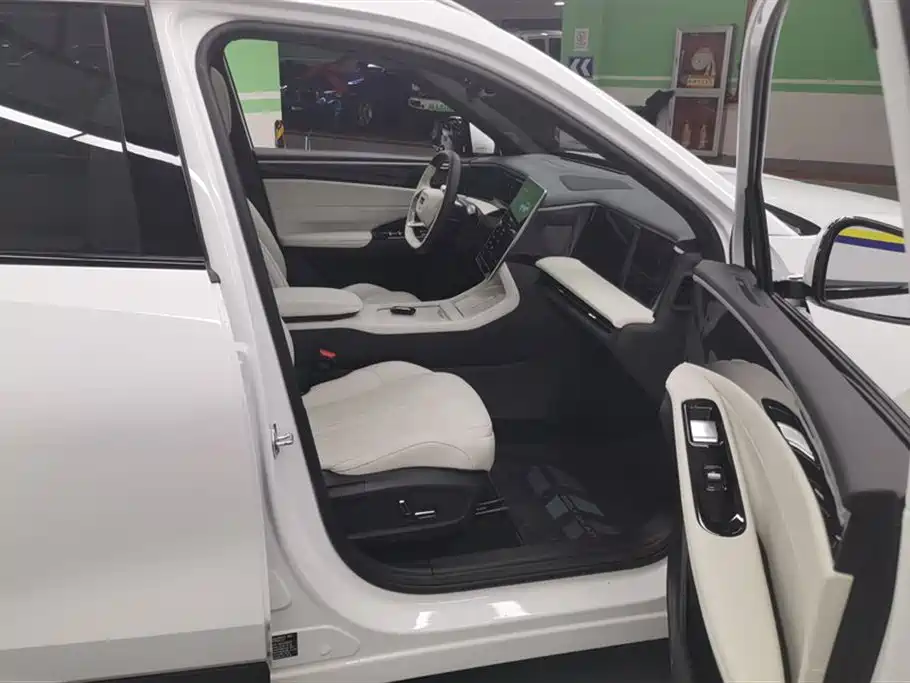 GEELY GALAXY GALAXY L7