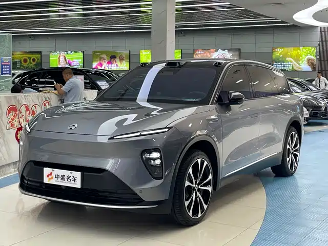 2025 Nio ES8