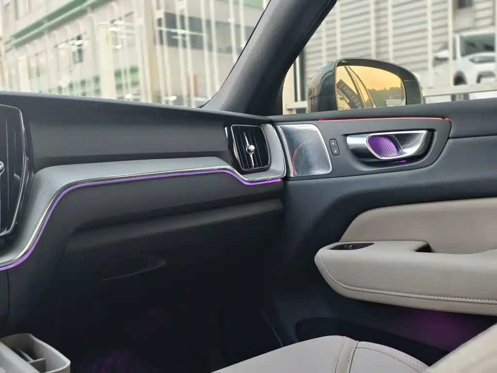 Volvo XC60 — миниатюра 20