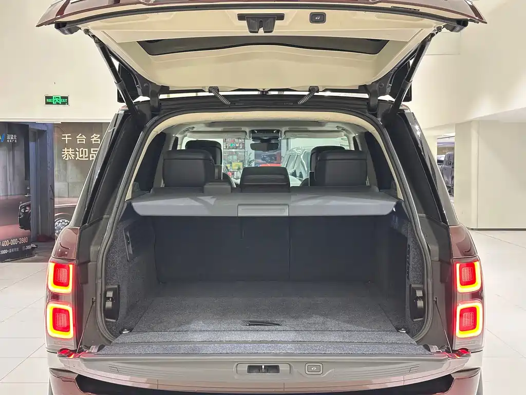 Land Rover Range Rover — миниатюра 8