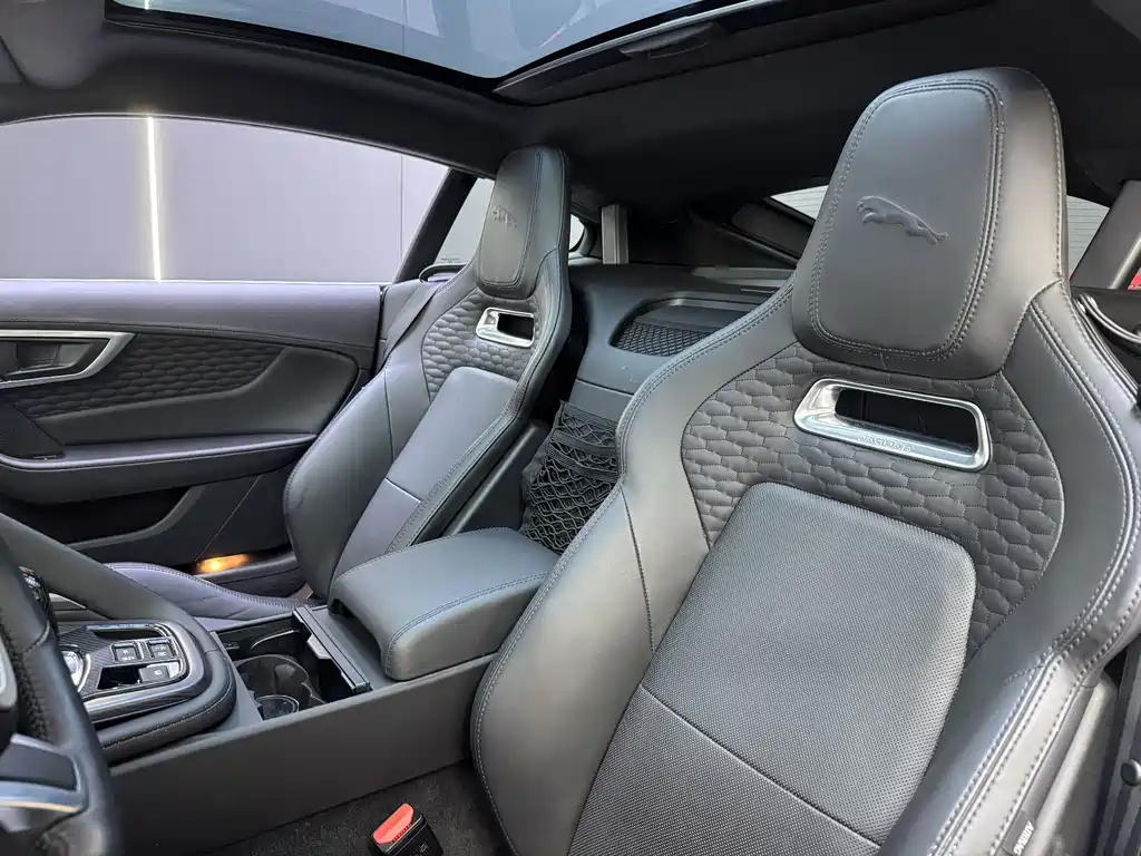 Jaguar F-Type 2021 P380 V6