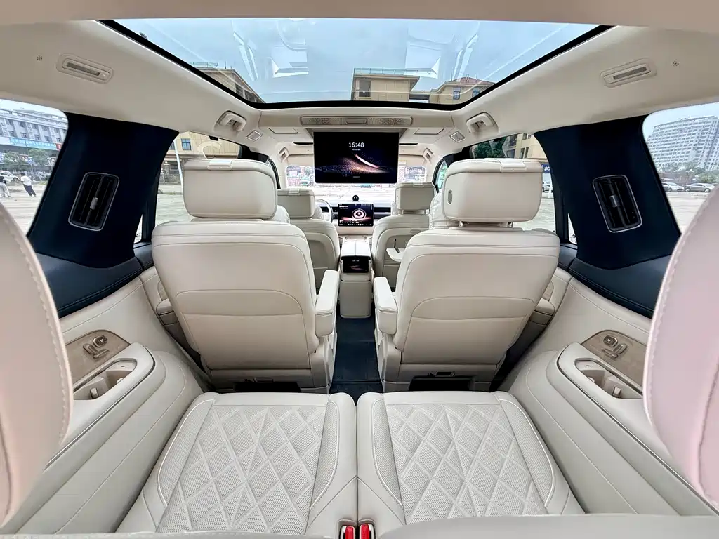 NIO ES8 — миниатюра 19