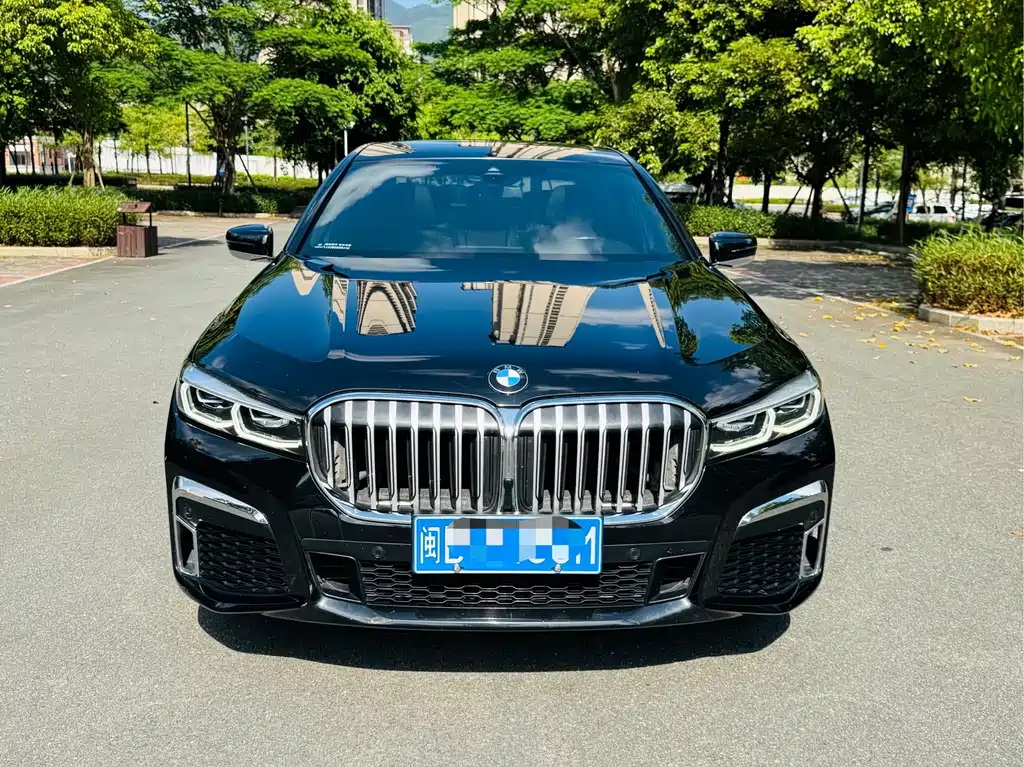 BMW 7 Series — миниатюра 2