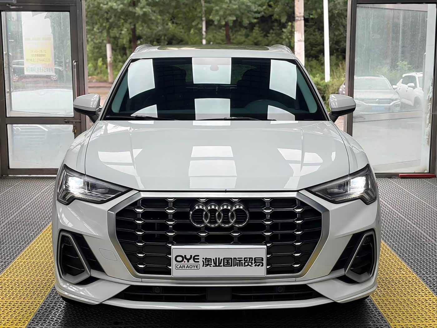 Audi Q3 1.4 л 2022 г. Белый, пробег 48900 км