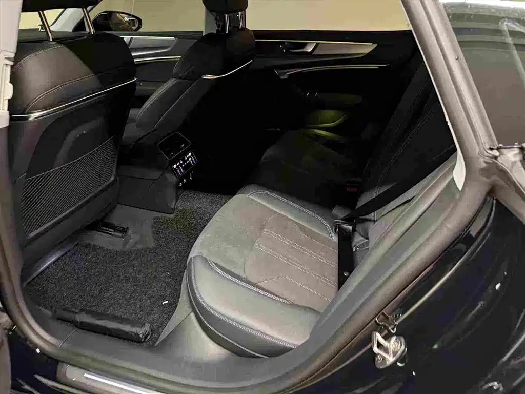 Audi A7L — миниатюра 4