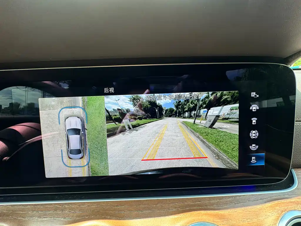 MERCEDES-BENZ E CLASS