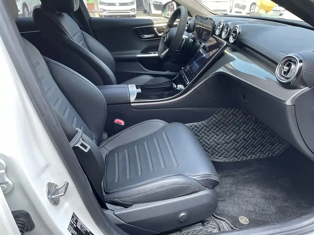 Mercedes-Benz C-Class — миниатюра 4