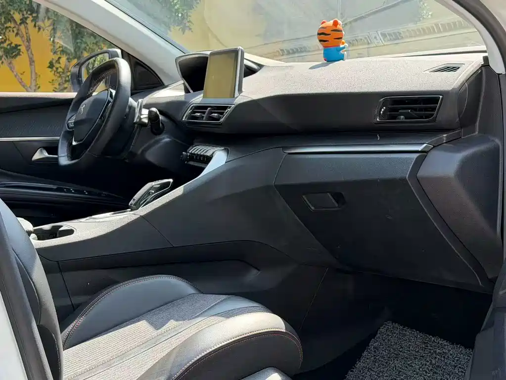 Peugeot 4008 — миниатюра 4