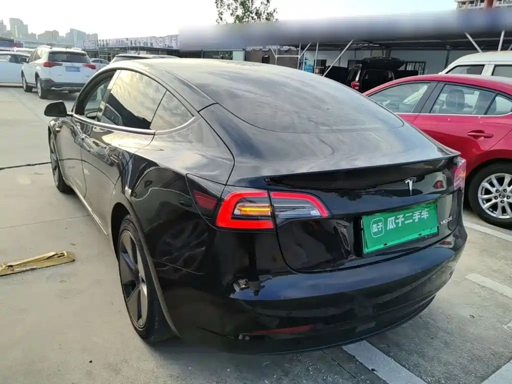 Tesla Model 3 — миниатюра 5