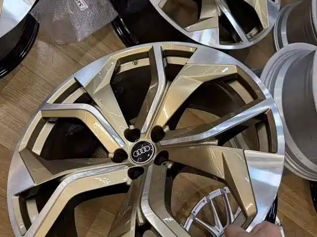 Audi RS Q8 — миниатюра 13