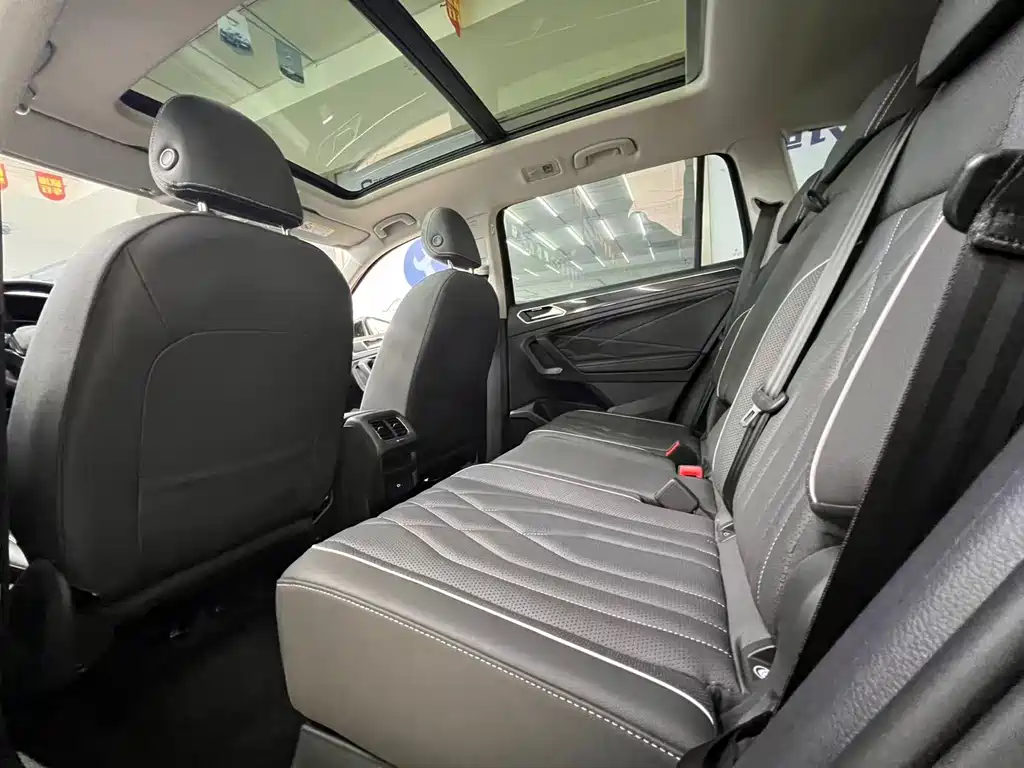 Volkswagen Tiguan L L 2023 280TSI AT
