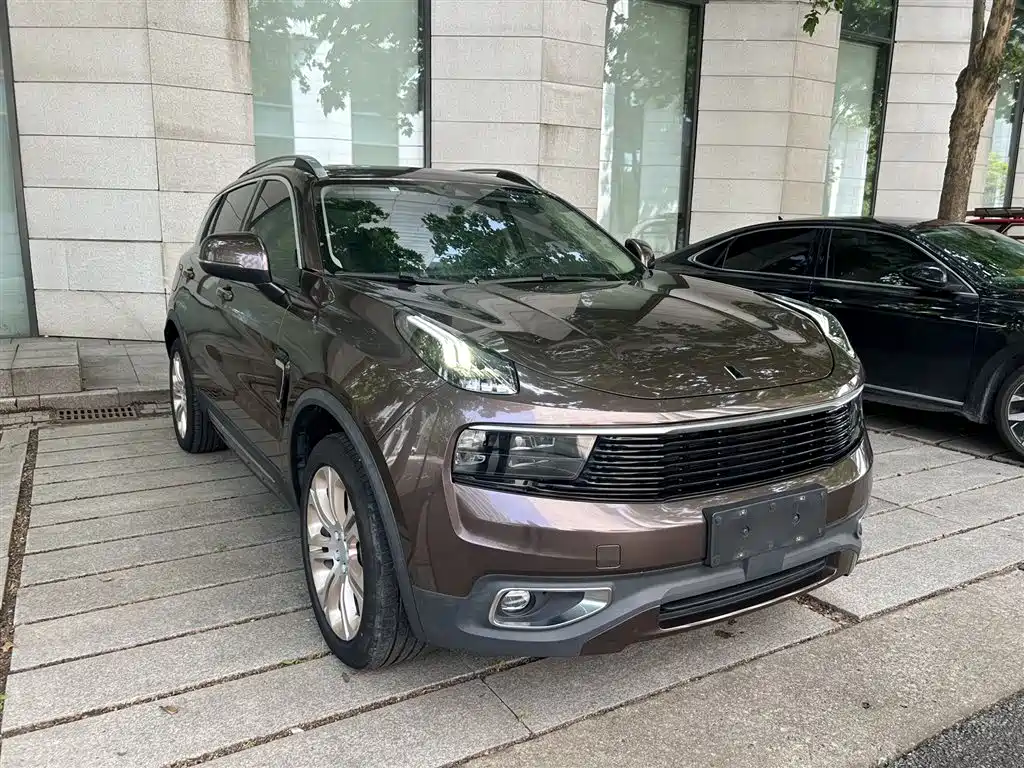 Lynk & Co 01 2018 2.0T +