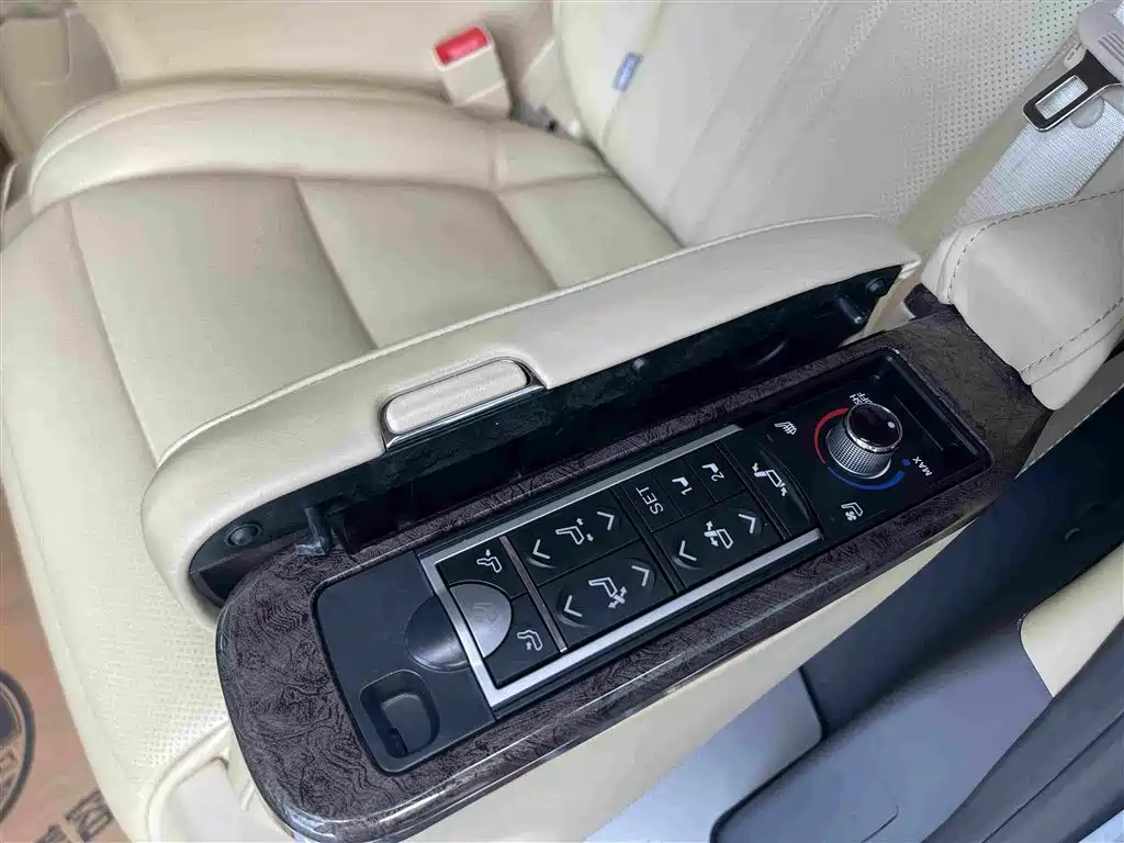 Toyota Sienna — миниатюра 18
