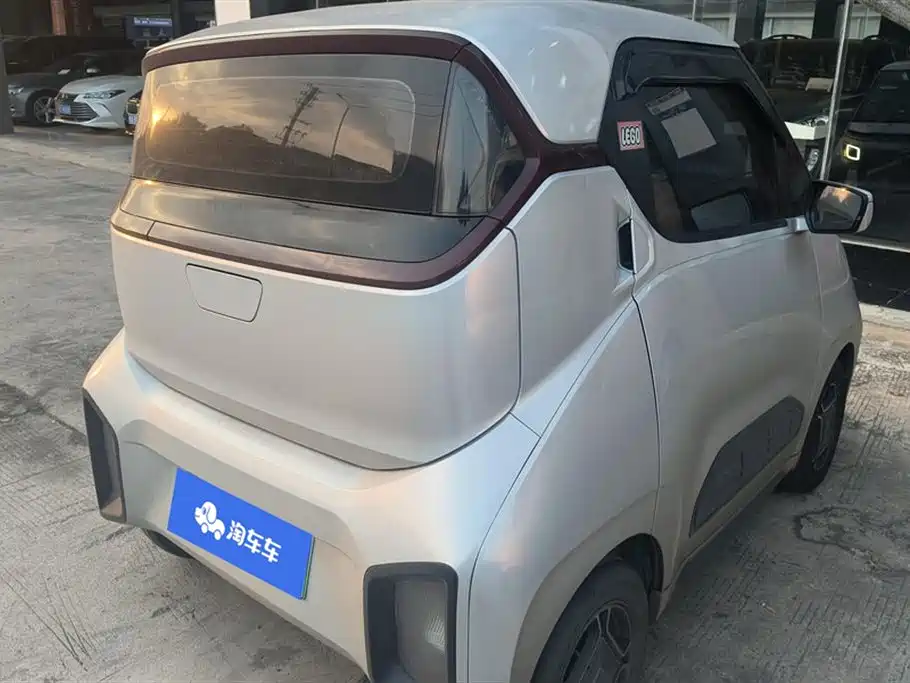 BAOJUN E200