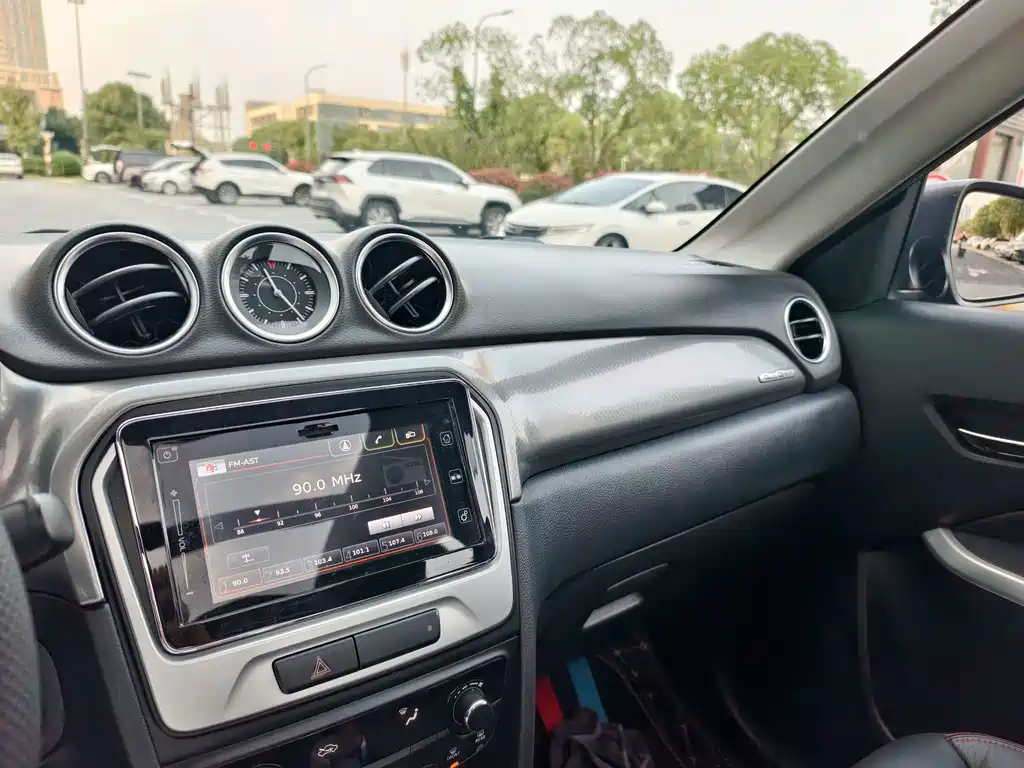 Suzuki Vitara — миниатюра 23