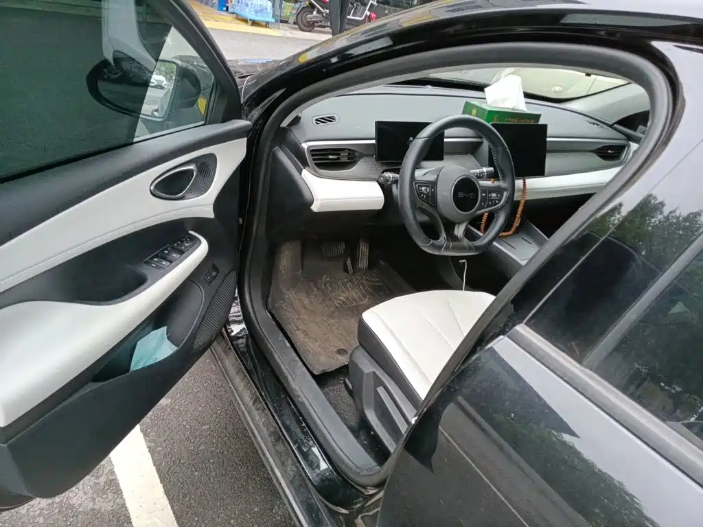 BYD Seal 05 DM-i — миниатюра 17