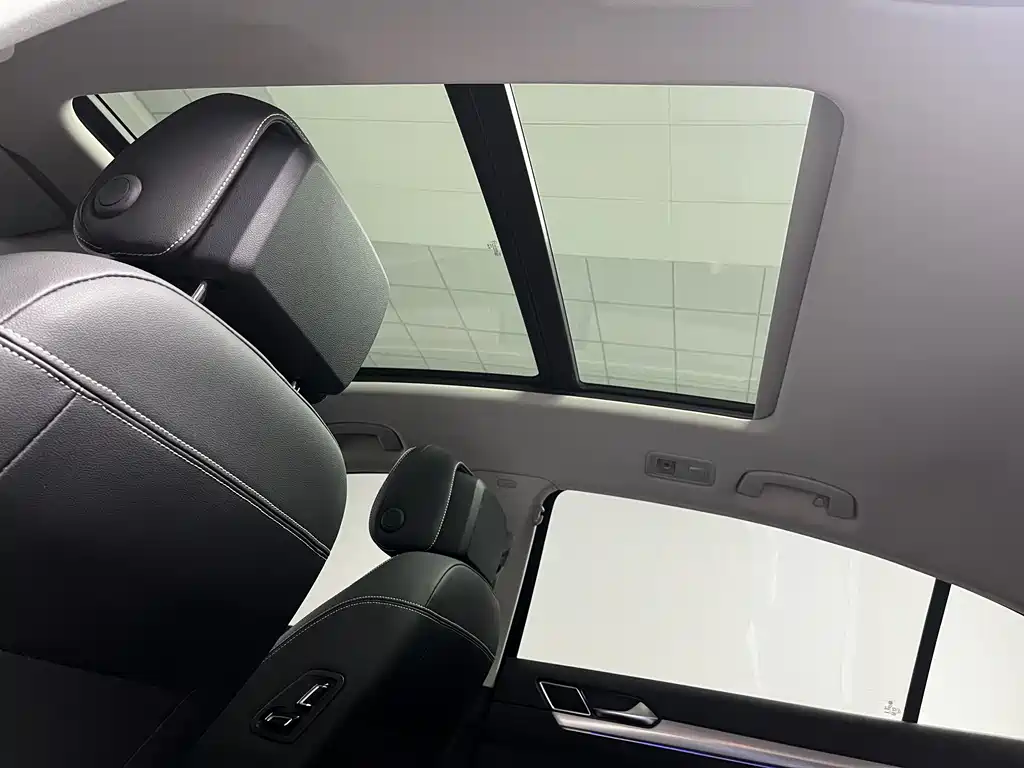 VOLKSWAGEN MAGOTAN GTE PLUG IN HYBRID