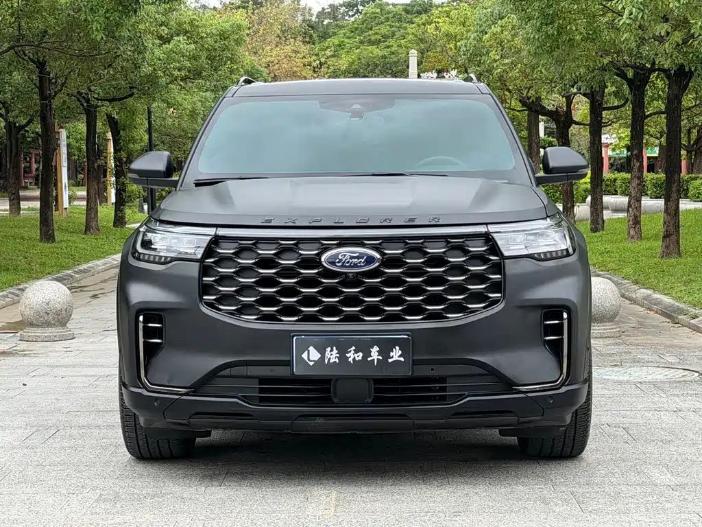 Ford Explorer — миниатюра 2