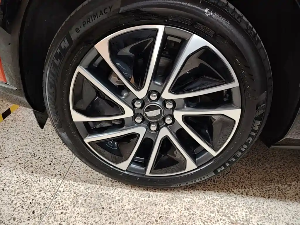 Cadillac IQ — миниатюра 23