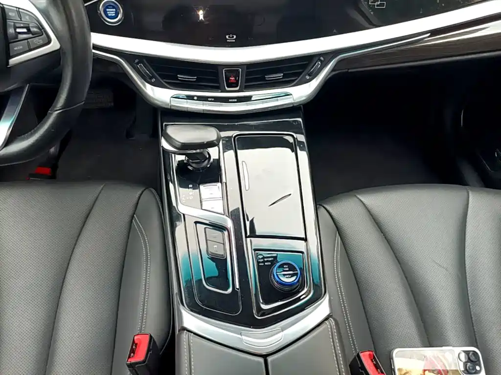Geely Borui Hybrid — миниатюра 14