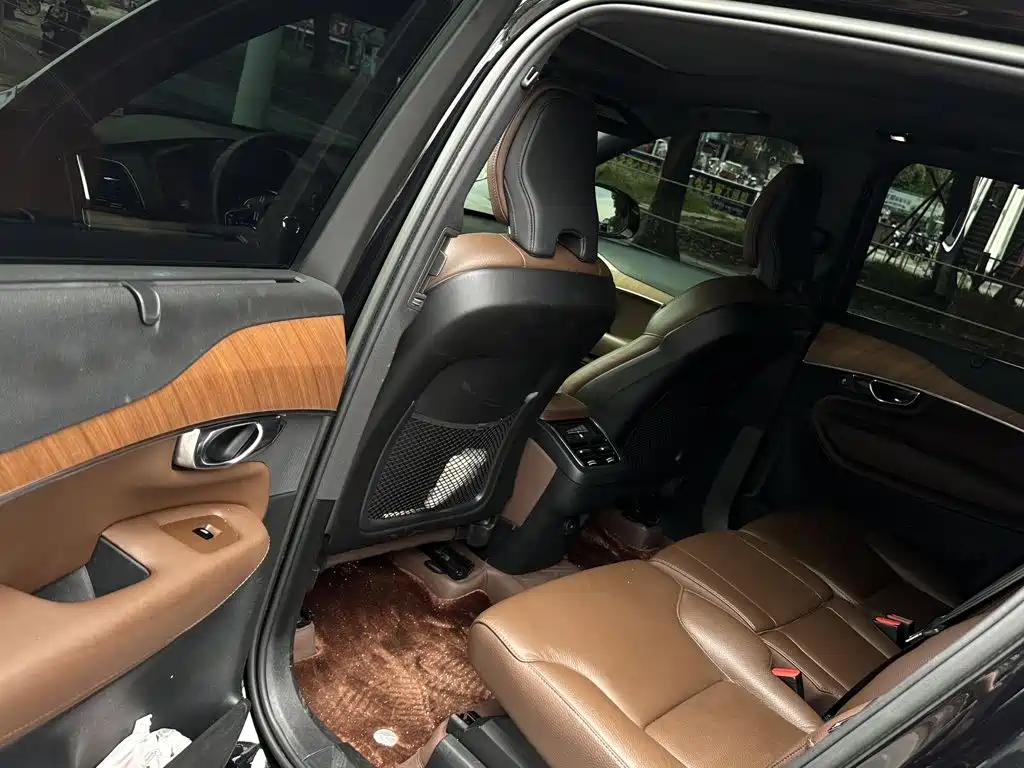 Volvo XC90 — миниатюра 5