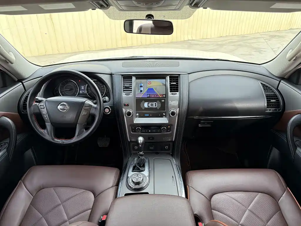 Nissan Patrol — миниатюра 8