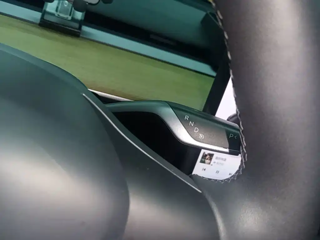 Tesla Model Y — миниатюра 14