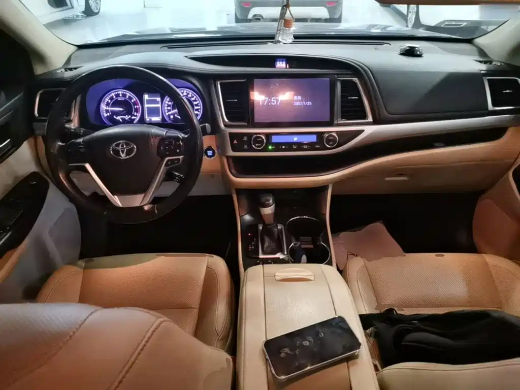 Toyota Highlander — миниатюра 10