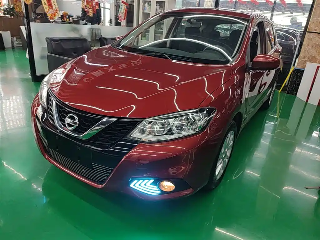 Купить Nissan Tiida
