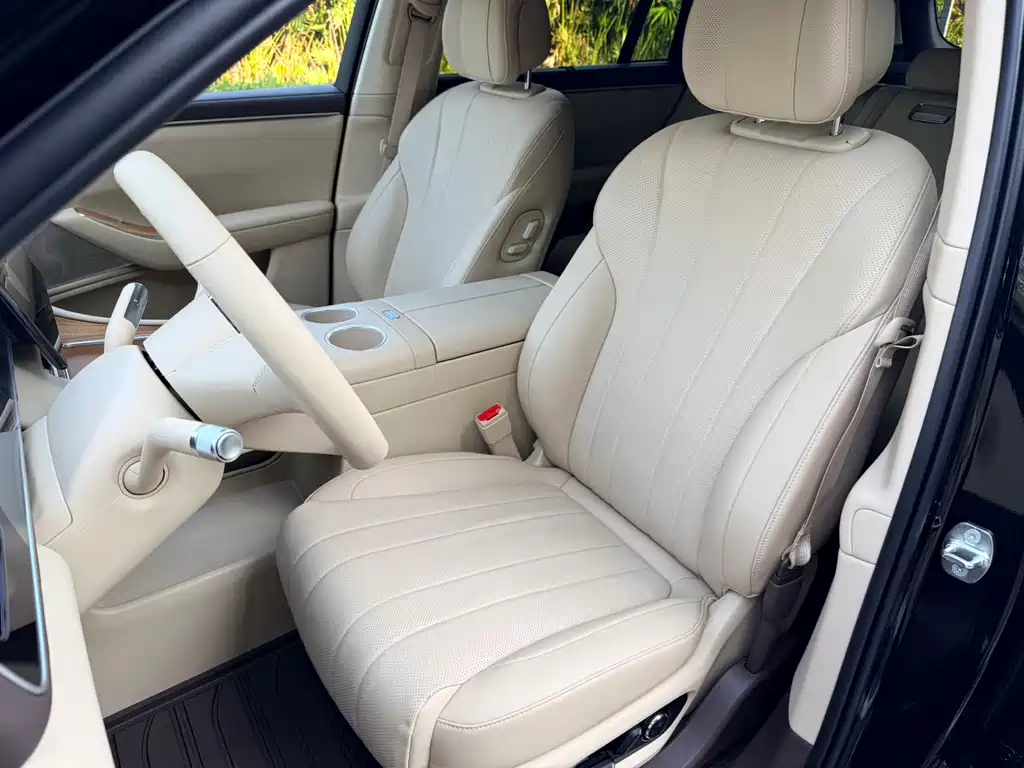 AITO ASK THE WORLD M7