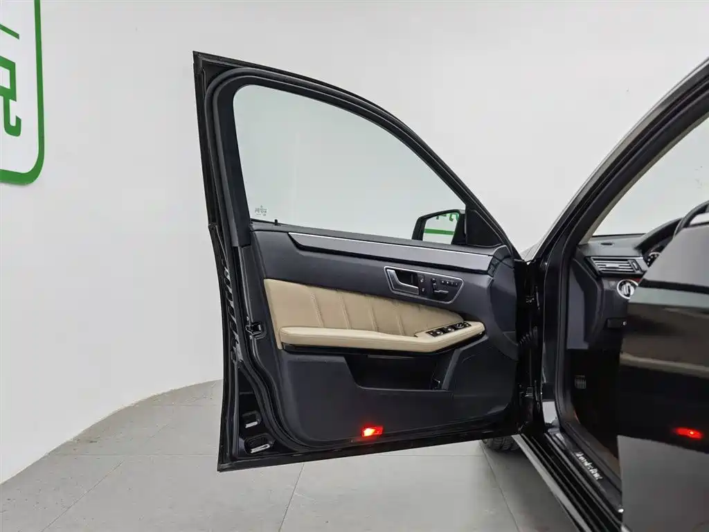 Mercedes-Benz E-Class E 2012 E 260 L CGI Fashion