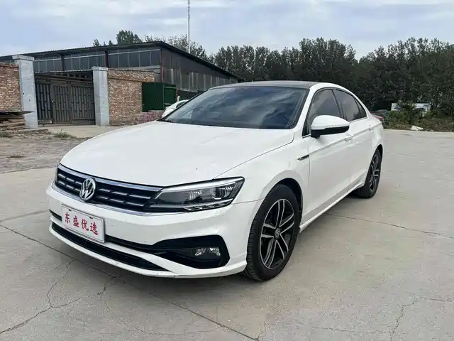 VOLKSWAGEN LINGDU 2021