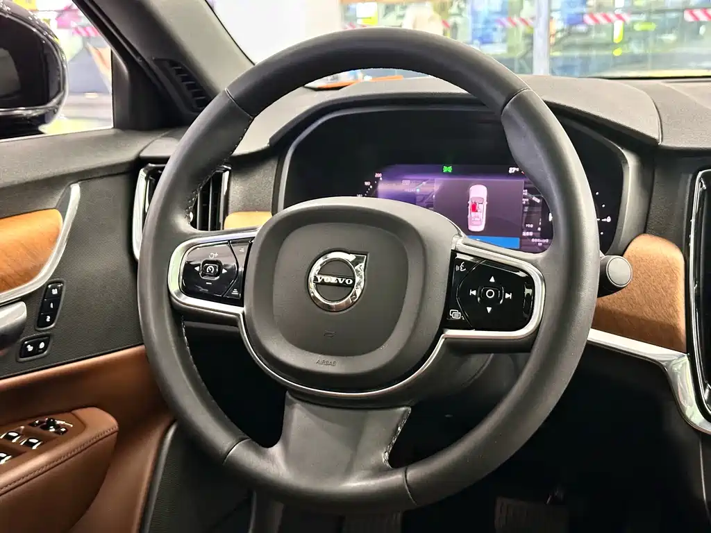 Volvo S90 PHEV — миниатюра 12