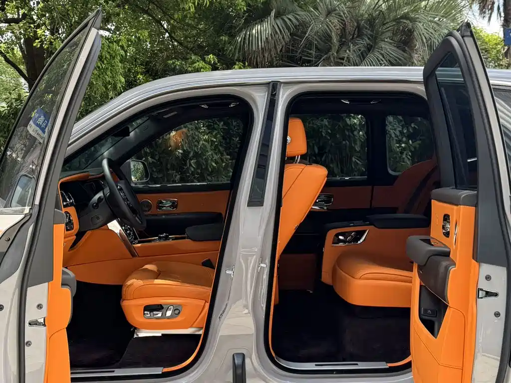 Rolls-Royce Cullinan — миниатюра 15