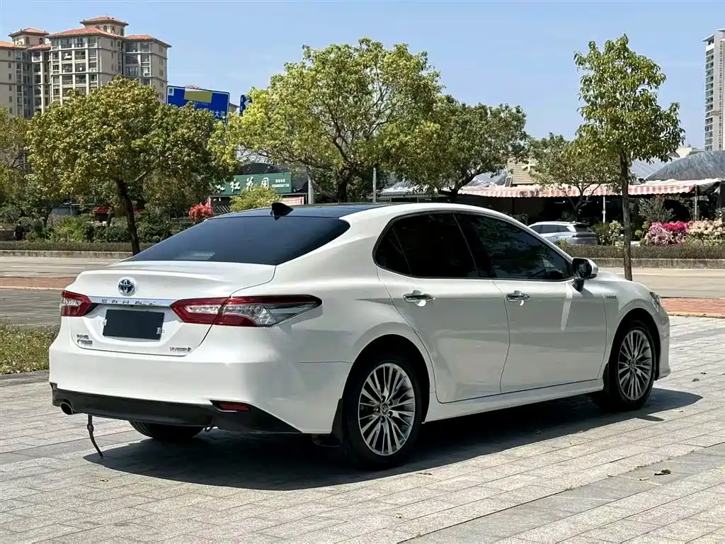 TOYOTA CAMRY