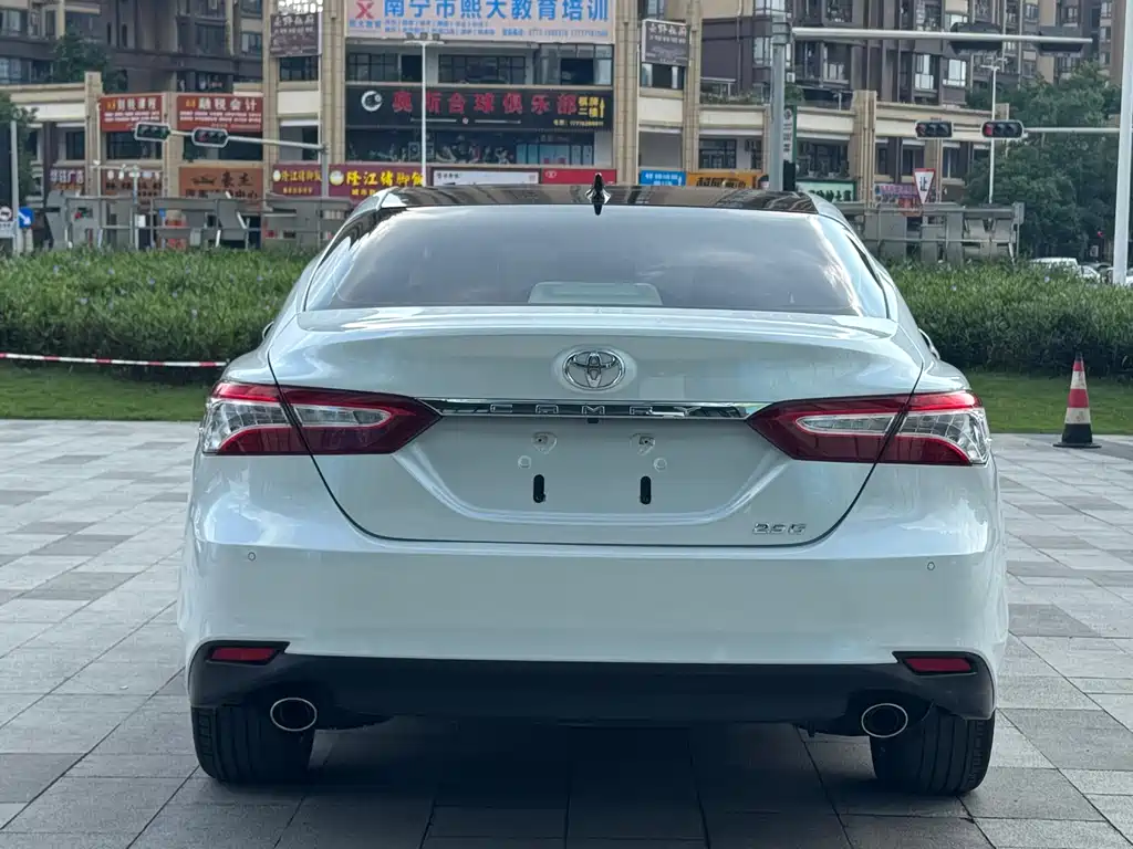 TOYOTA CAMRY