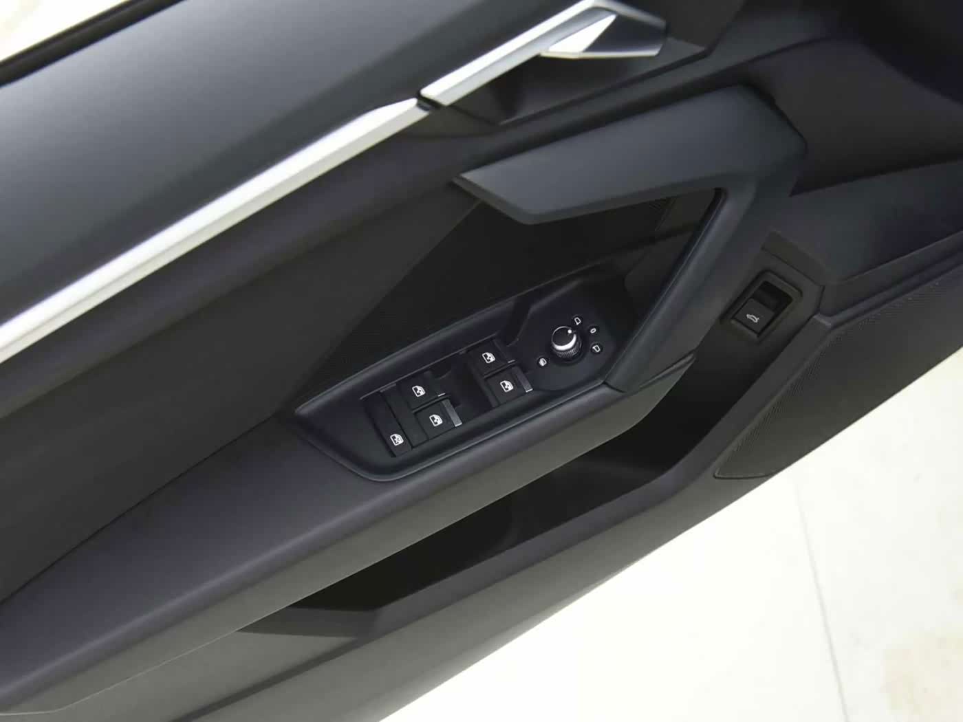 Audi A3 1.4 л 2024 г. Белый, пробег 29000 км