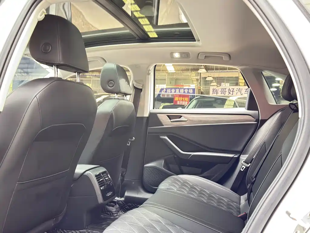 Volkswagen Sagitar — миниатюра 8
