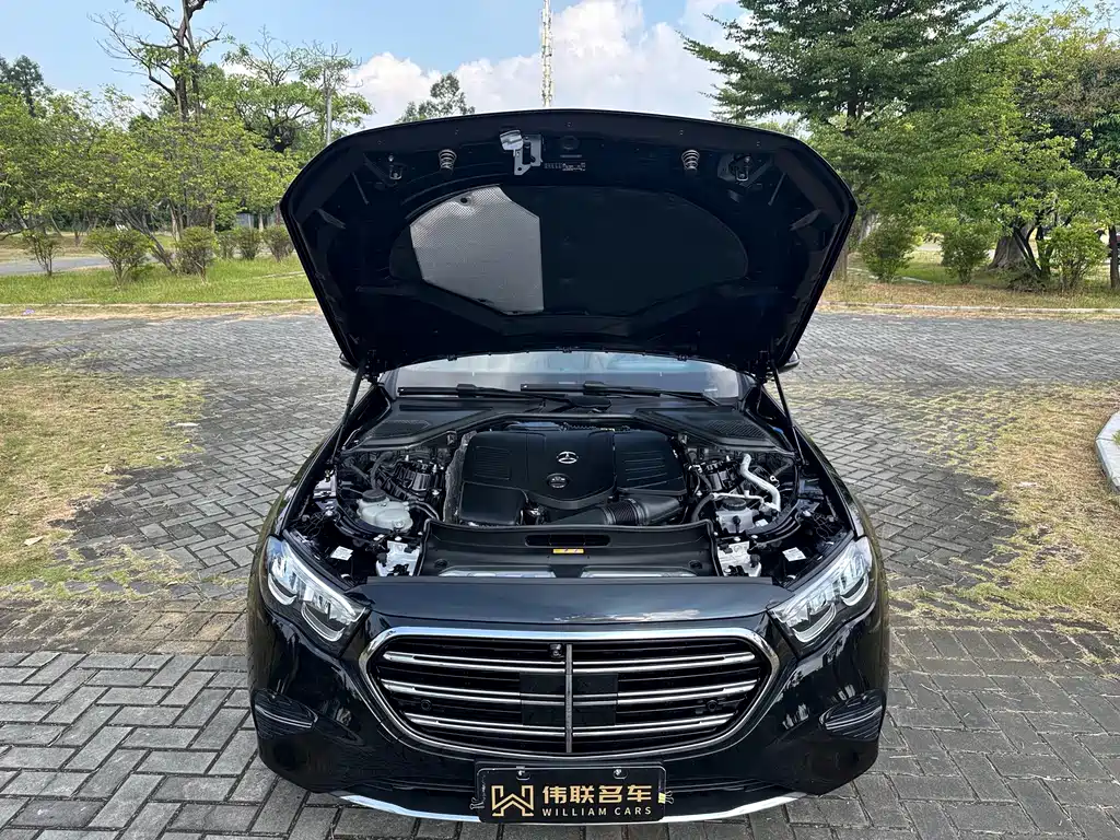 Mercedes-Benz E-Class — миниатюра 21