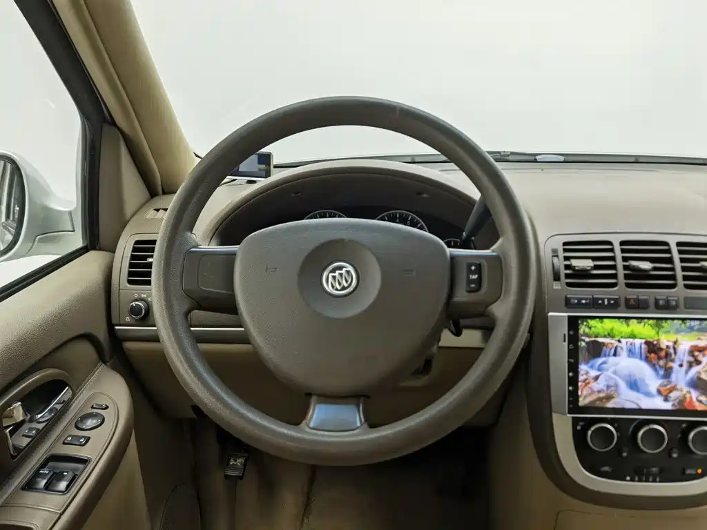 Buick GL8 — миниатюра 11
