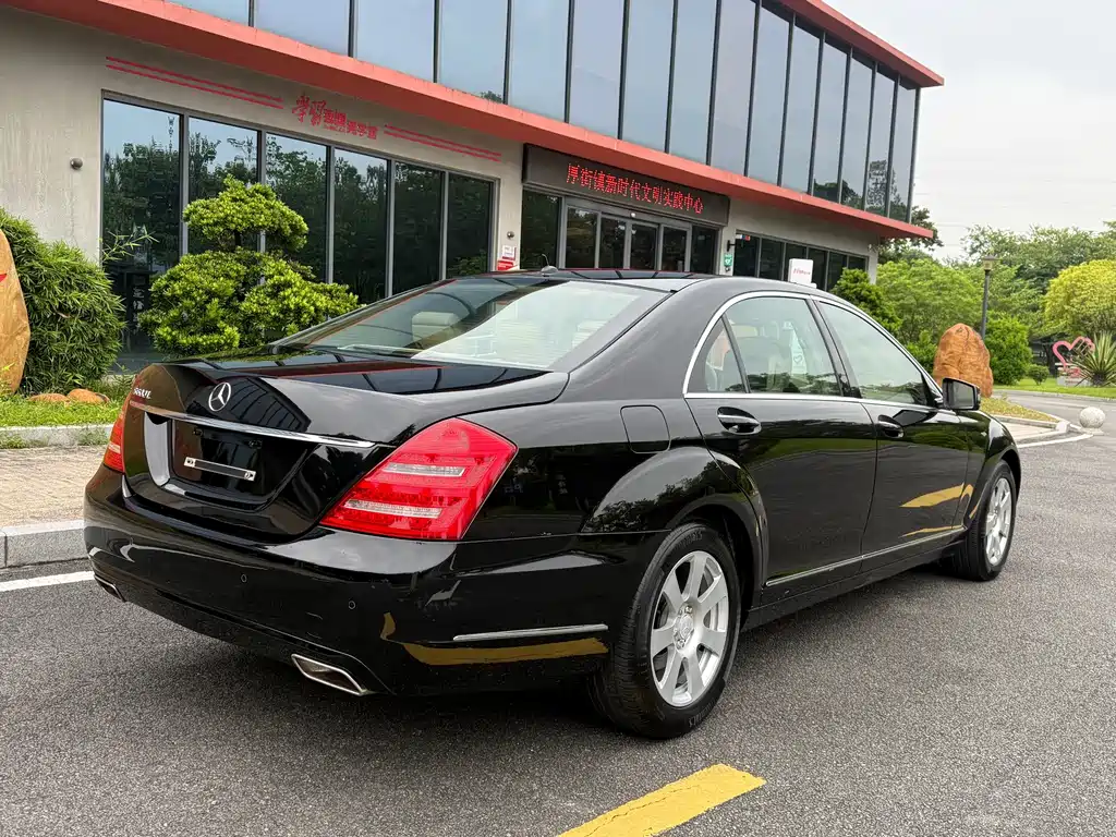 Mercedes-Benz S-Class — миниатюра 13