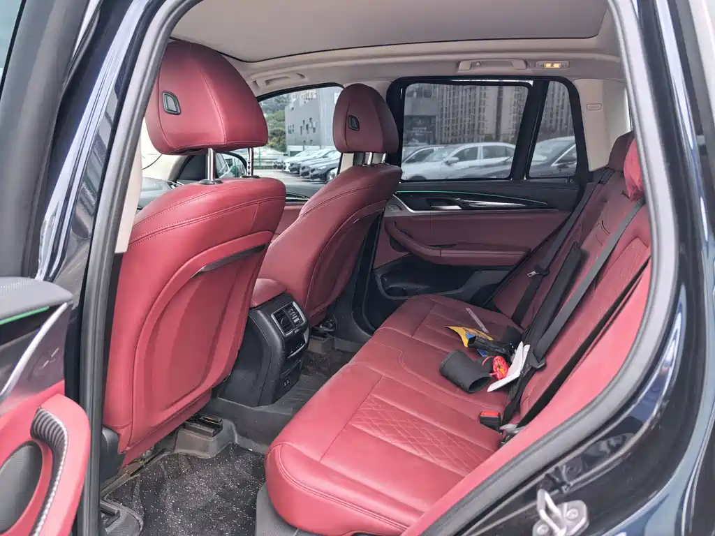 BMW iX3 — миниатюра 7