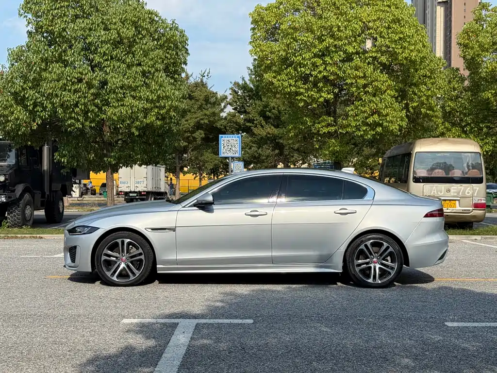 Jaguar XEL 2022 2.0T 200PS R-DYNAMIC Sport