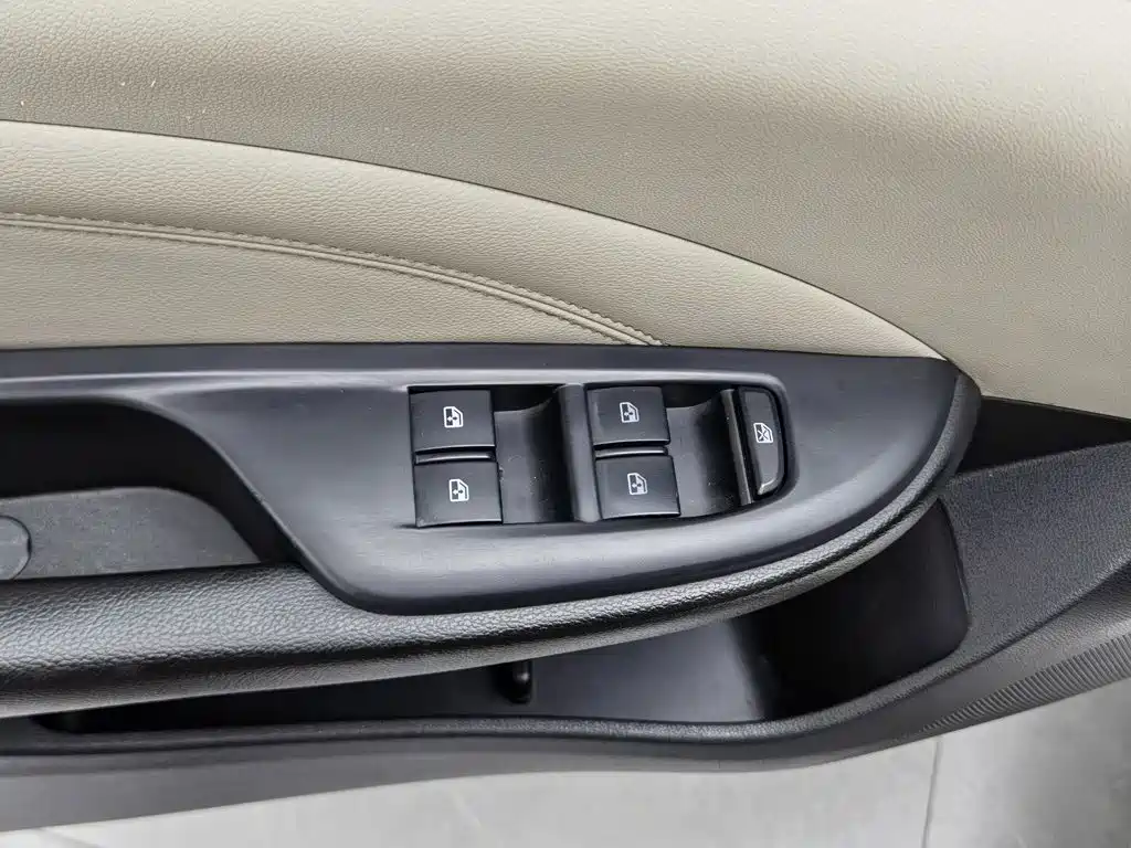Buick Excelle — миниатюра 9