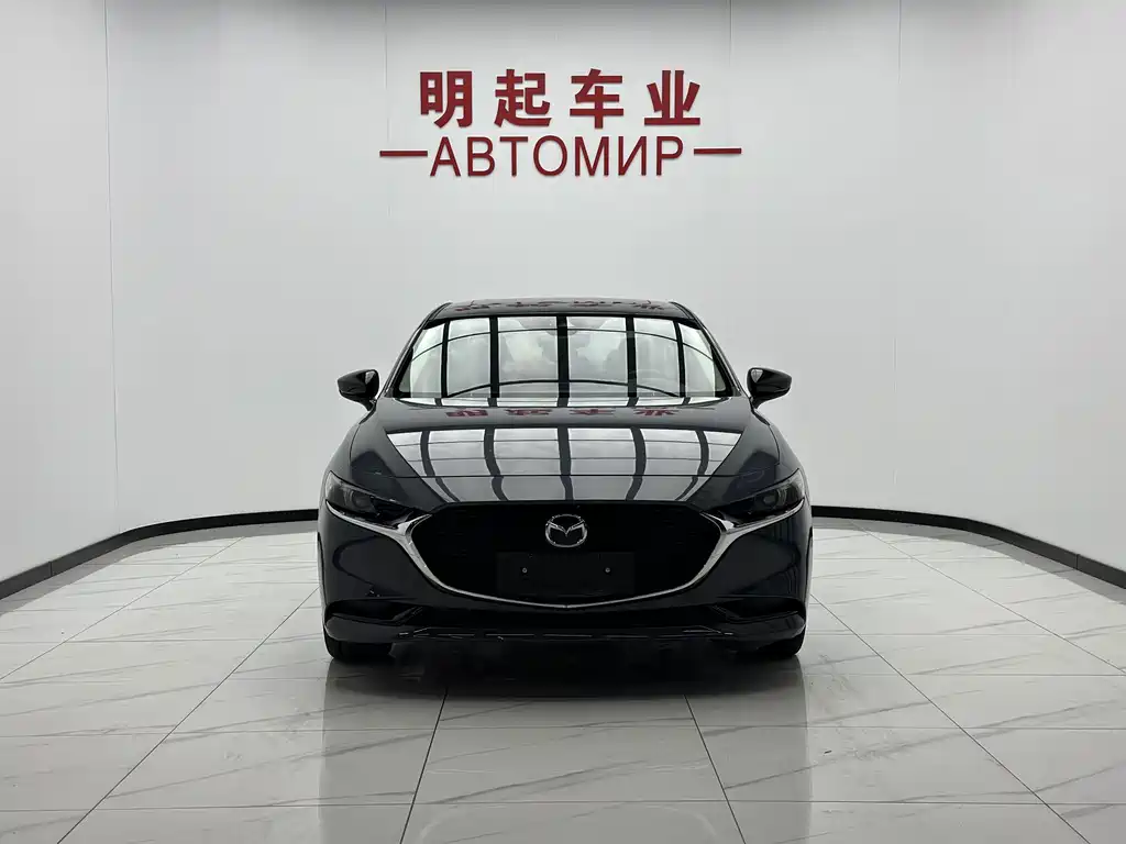 Mazda 3 Axela 2022 — фото 3