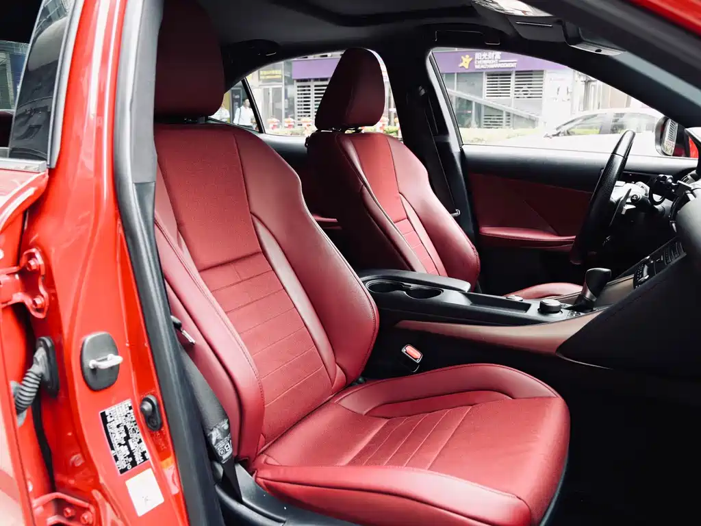 Lexus IS 2017 300 F SPORT