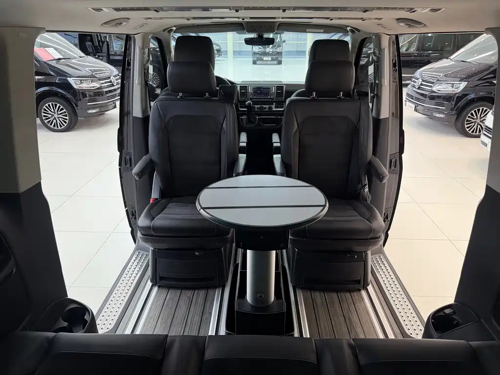 Volkswagen Multivan — миниатюра 7