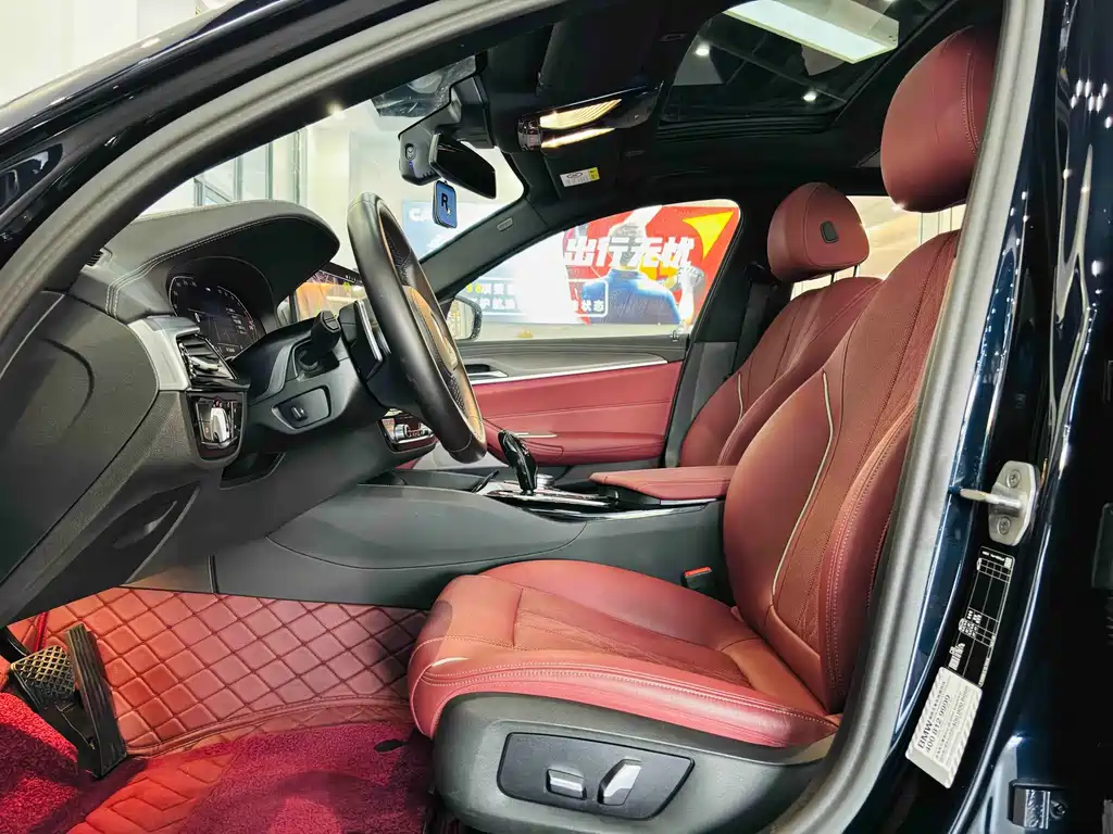 BMW 5 Series — миниатюра 13