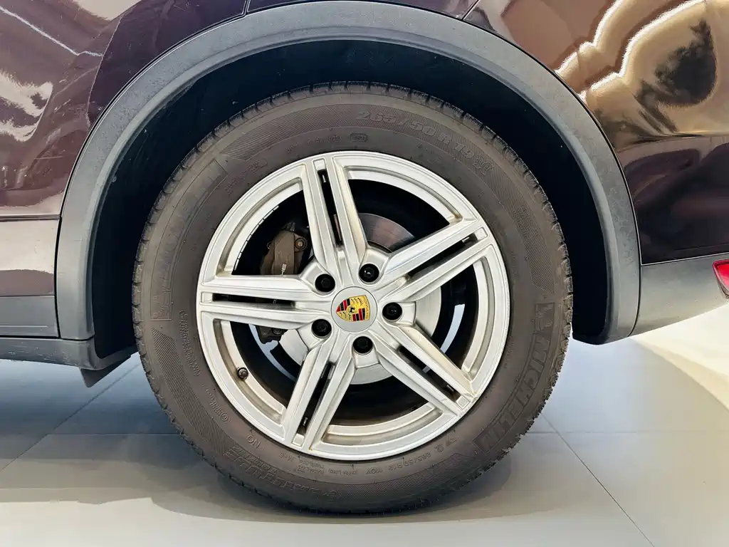 Porsche Cayenne — миниатюра 23