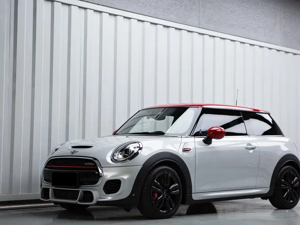 Купить MINI Mini JCW